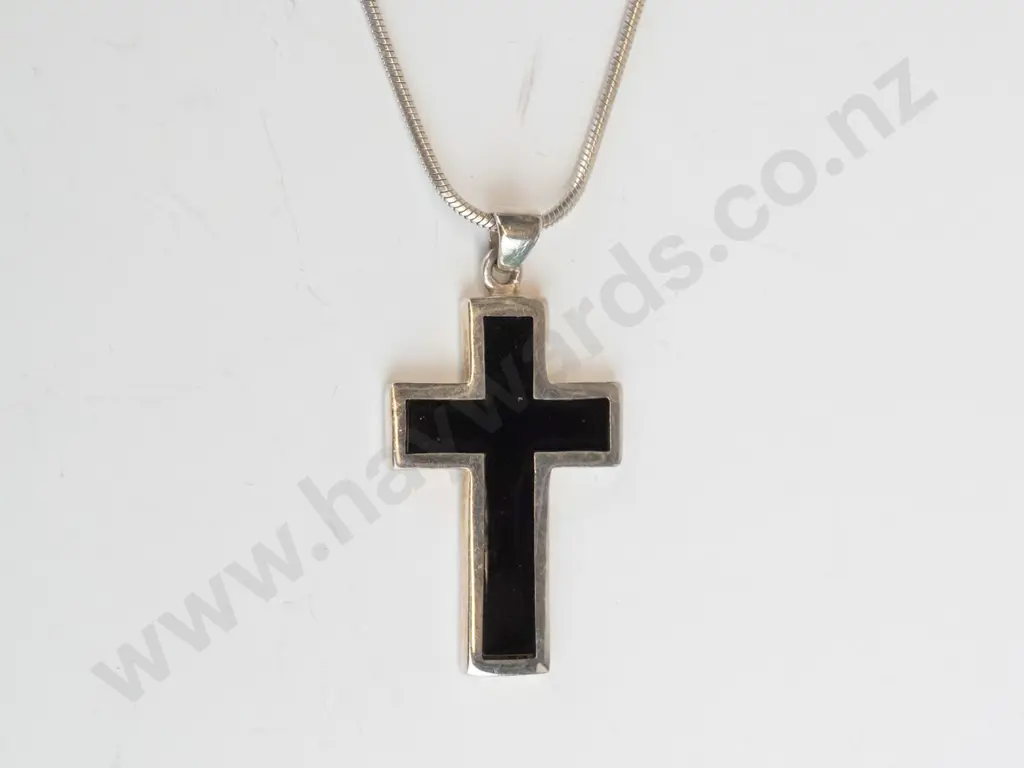 silver cross pendant stamped 925 Image 1++