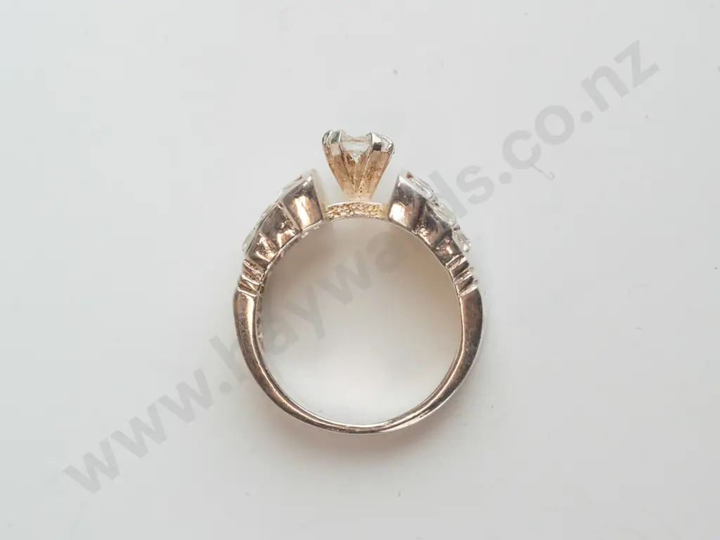 silver cz ring stamped 925 Image 1++