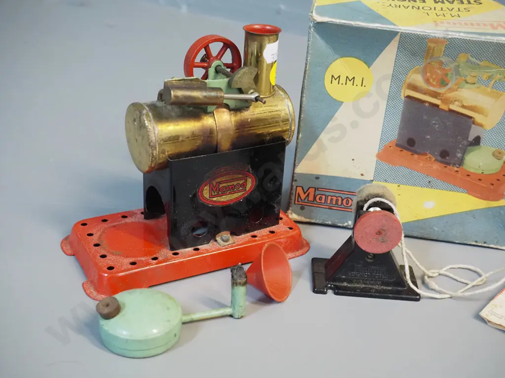 Mamod model stationery steam engine with original box and a Multum plastic flywheel H-130 L-130 W-70 Image 1++