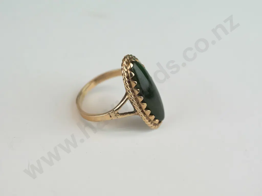 2 costume brooches Image 1++