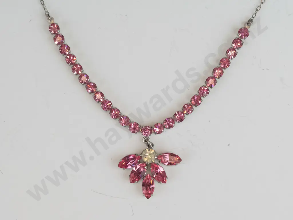 costume necklace Image 1++
