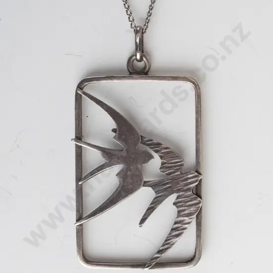 silver necklace with 2 doves stamped 900