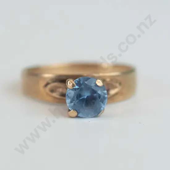 9ct light blue stone - 2.4gms