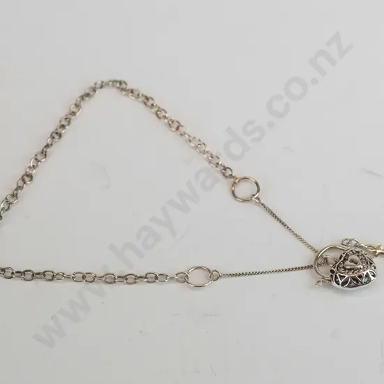chain bracelet with heart clasp - no mark