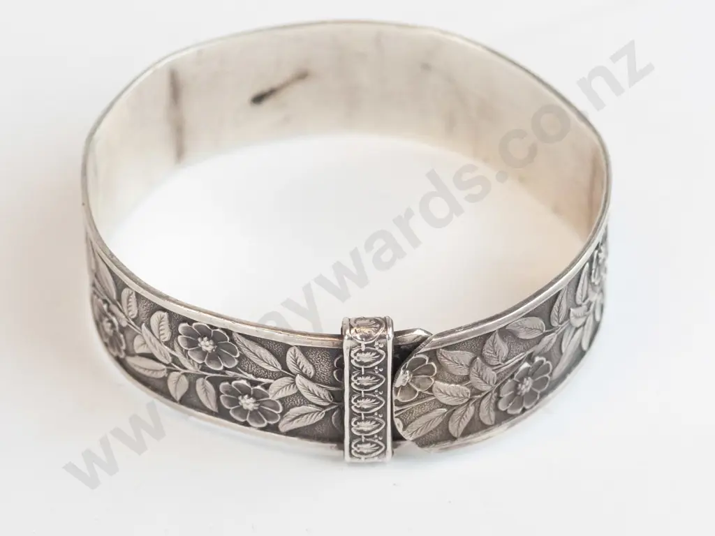 silver engraved bangle stamped solid silver Image 1++