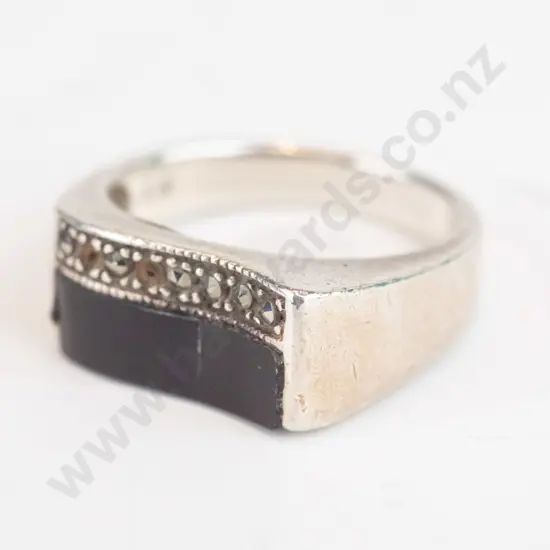 silver dress ring stamped 925