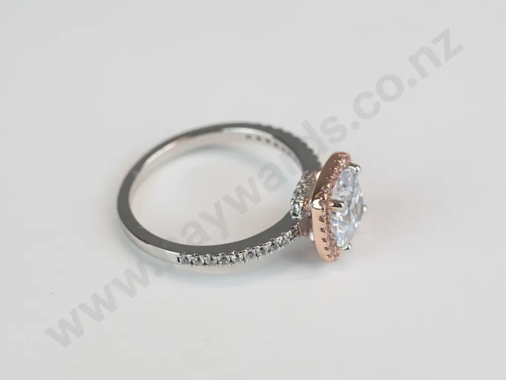 silver dress ring stamped 925 Image 1++