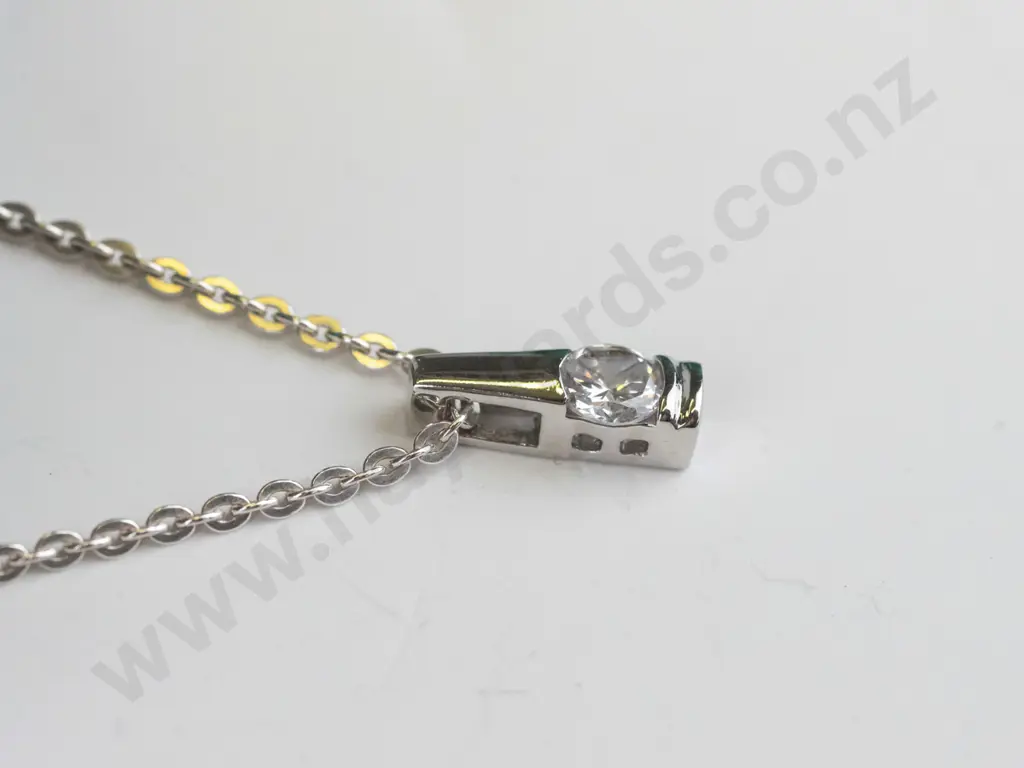 silver necklace stamped 925 Image 1++