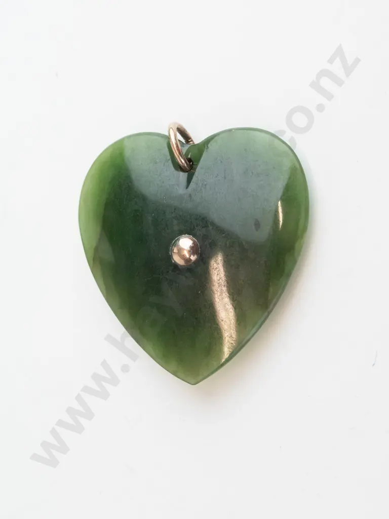 greenstone heart necklace with fern leaf NZ - no chain Image 1++