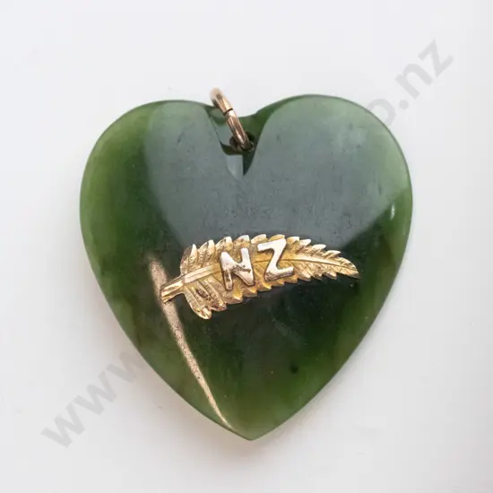 greenstone heart necklace with fern leaf NZ - no chain