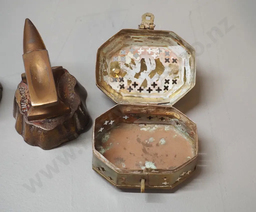 brass bell in shape of a woman H110, pierced brass hinged-lid trinket, and small anvil marked No 532 England Image 1++