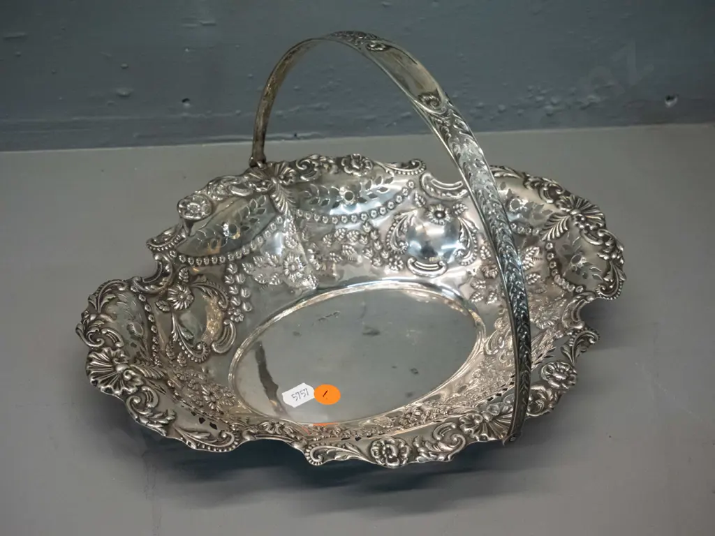 sterling silver handled dish with embossed floral motifs H-190 L-310 W-240 Image 1++