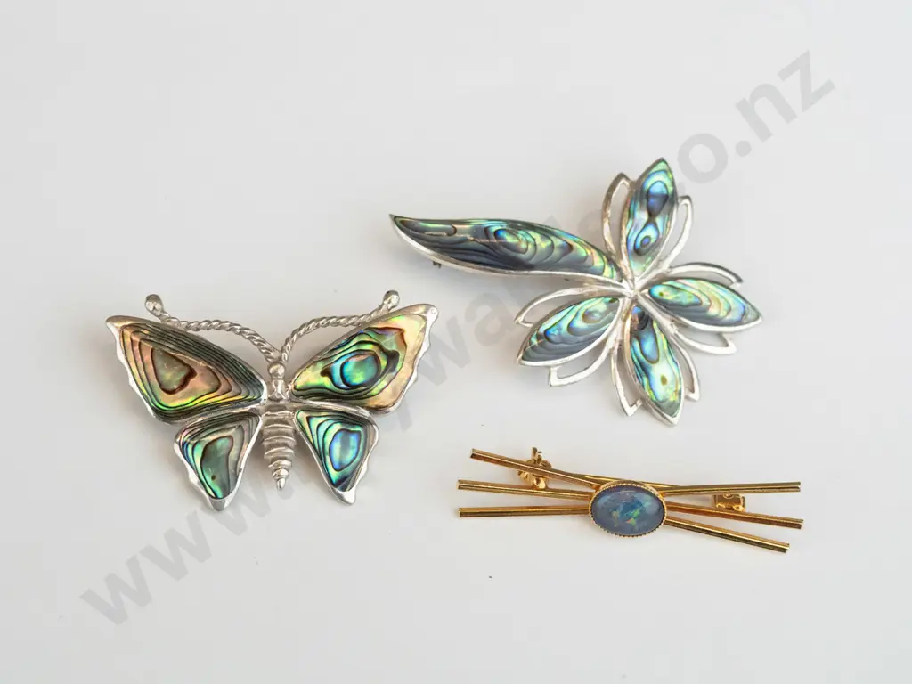 2 paua shell brooches stamped silver & opal brooch no mark Image 1++
