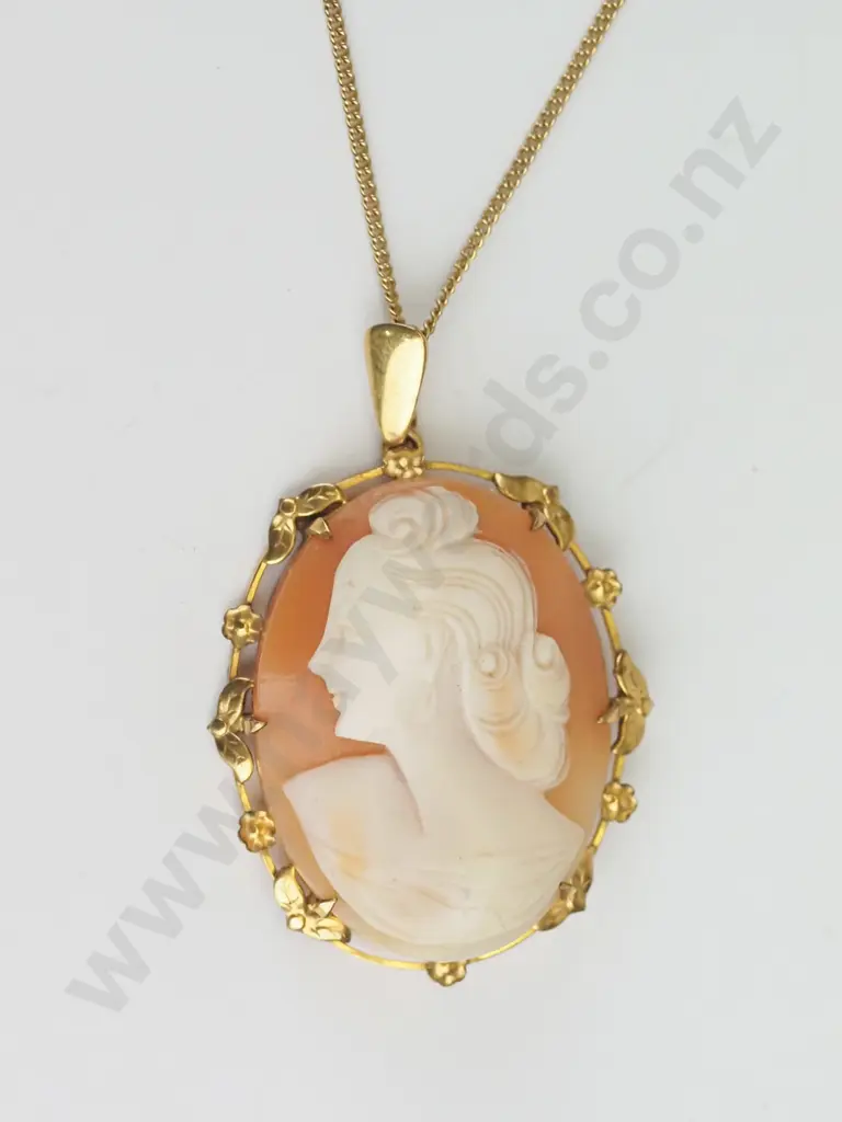 cameo necklace no mark Image 1++