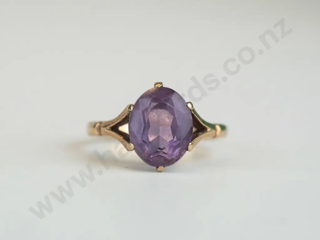 9ct amethyst ring - 2.6gms Image 1++