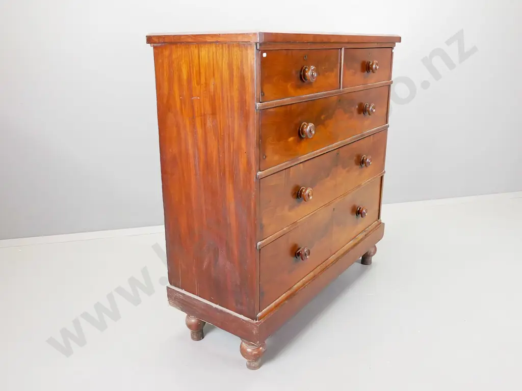 Victorian mahogany 5-drawer chest with two small drawers above three graduating long drawers, Image 1++