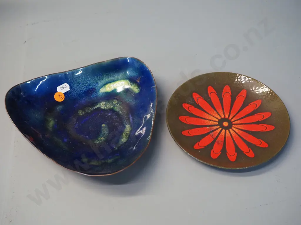 2 retro enamel on copper dishes - larger one marked Cunningham Waiheke Is. has a few flecks to enamel W-190 Image 1++
