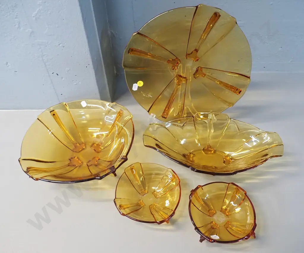 amber depression glass serving ware - plate D-280 and 4 bowls - 2 large and 2 small Image 1++