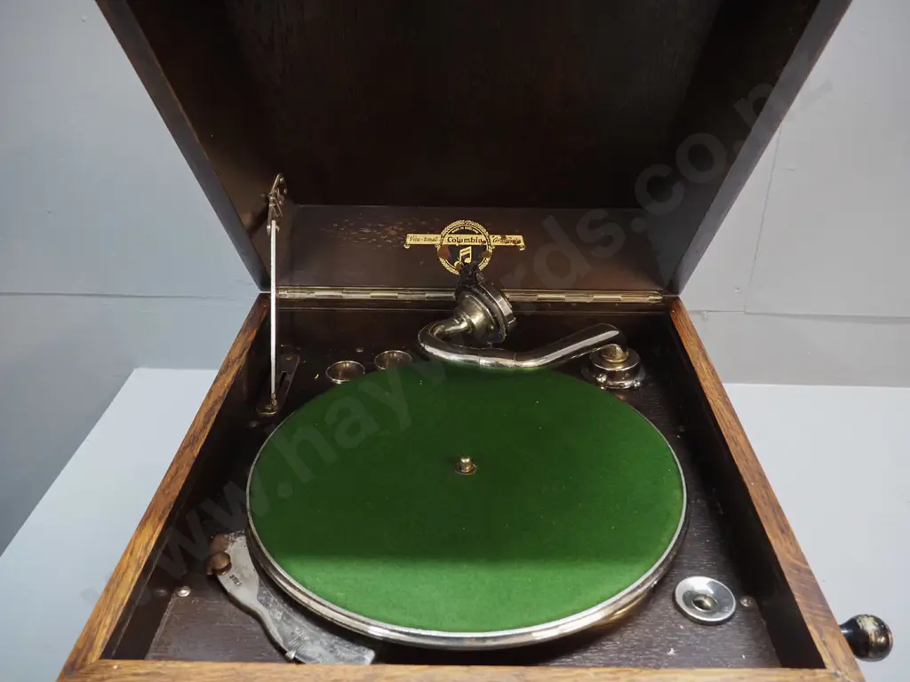 oak-cased Columbia wind-up gramophone Model 119. Needs work - quiet, speed varies, w/ tin of needles and record cleaner Image 1++