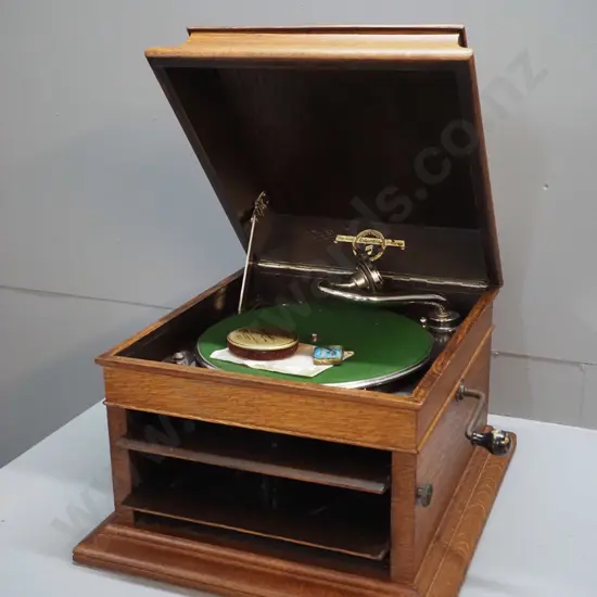 oak-cased Columbia wind-up gramophone Model 119. Needs work - quiet, speed varies, w/ tin of needles and record cleaner