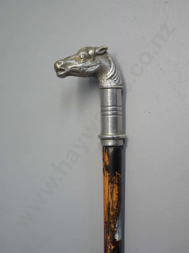riding crop with horse head finial L-720 - some wear Image 1++