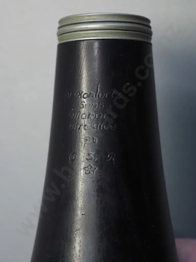 vintage clarinet in fitted case, with cleaner, spare pads, etc. - maker V. Honierts or Konierts? Image 1++
