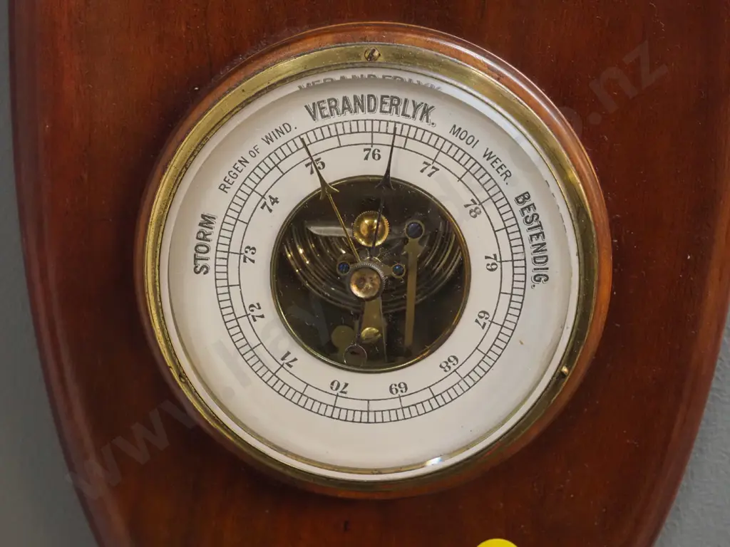 Veranderlyn wood-cased wall-barometer / thermometer H-460 W-200 Image 1++