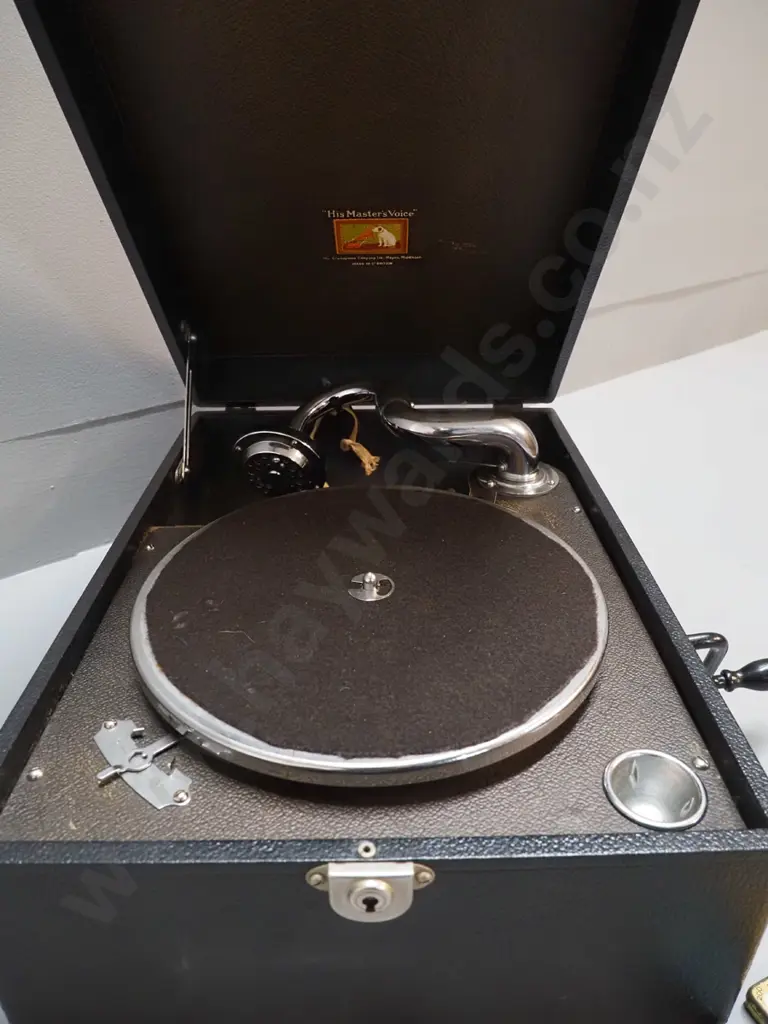 portable HMV wind-up gramophone with 3 tins of needles, working. H155 W280 D400. With cracked Slim Whitman 78 Image 1++