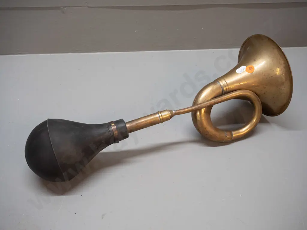 vintage brass car horn with black rubber bulb - slightly bent / wobbly where it has had repair L-400 Image 1++