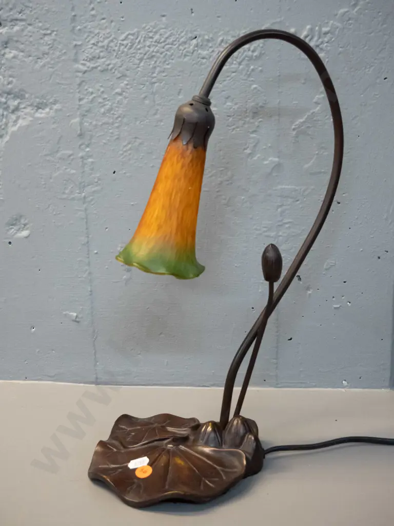 reproduction lily motif table lamp with metal base, green and orange single glass shade H-380 Image 1++