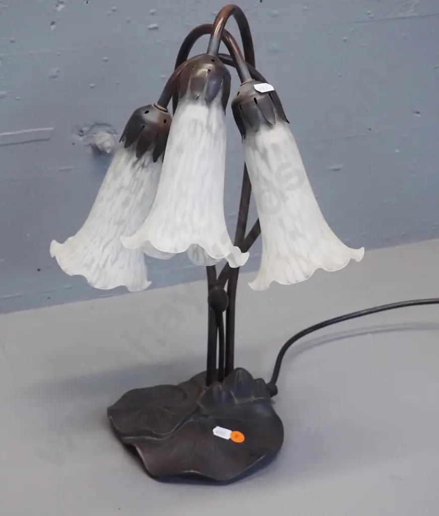 reproduction lotus pattern bronze finish table lamp w/3 cream mottled glass trumpet flower shades H-420 W-300 Image 1++