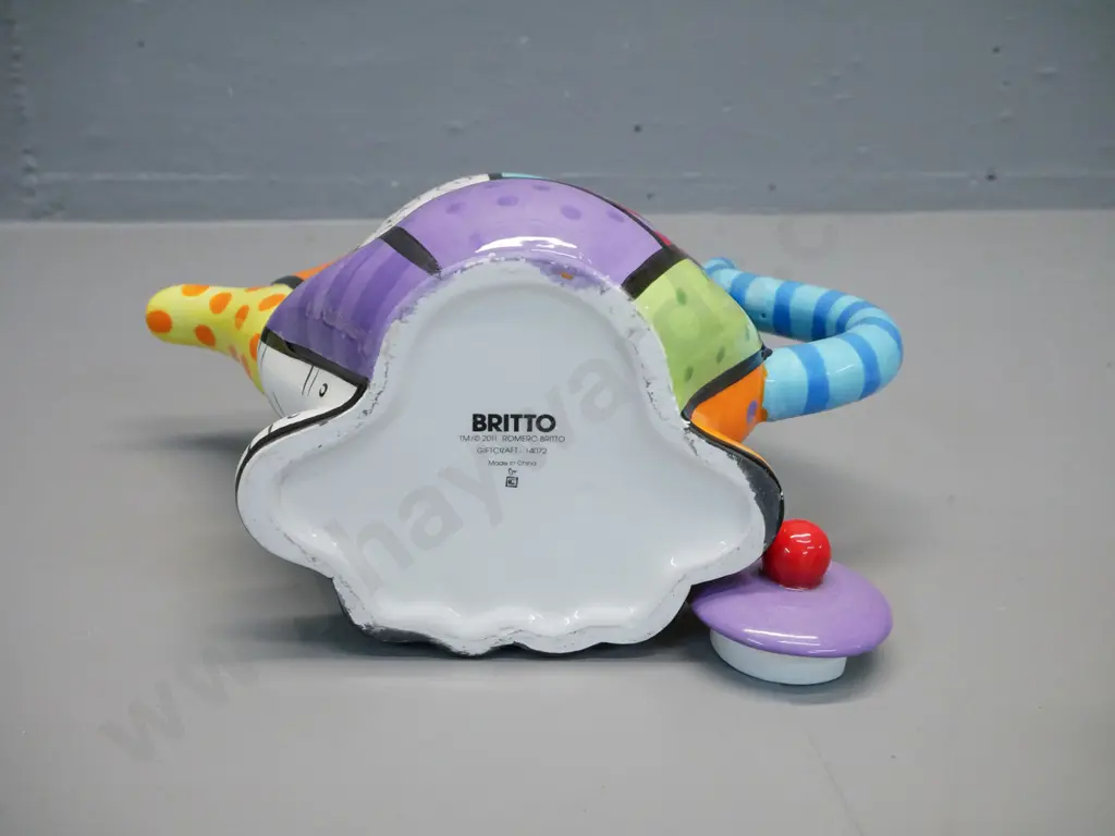 Romero Britto ceramic teapot - colourful smiling cat design H-200 W-255 Image 1++