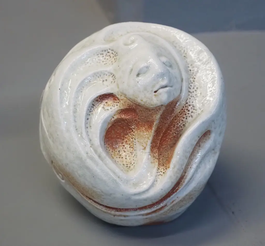 studio pottery ornament with face - potter's mark "R" and 3/100. H-110 D-110 Image 1++