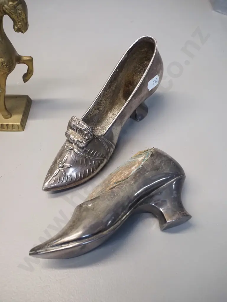 4 silver plated pin cushions, porcelain frog hat pin holder with pins and a brass carousel horse figure Image 1++