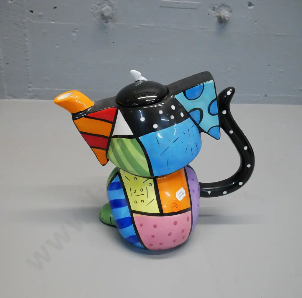 Romero Britto ceramic teapot - colourful cat design (lid fits loosely) H-210 W-250 Image 1++