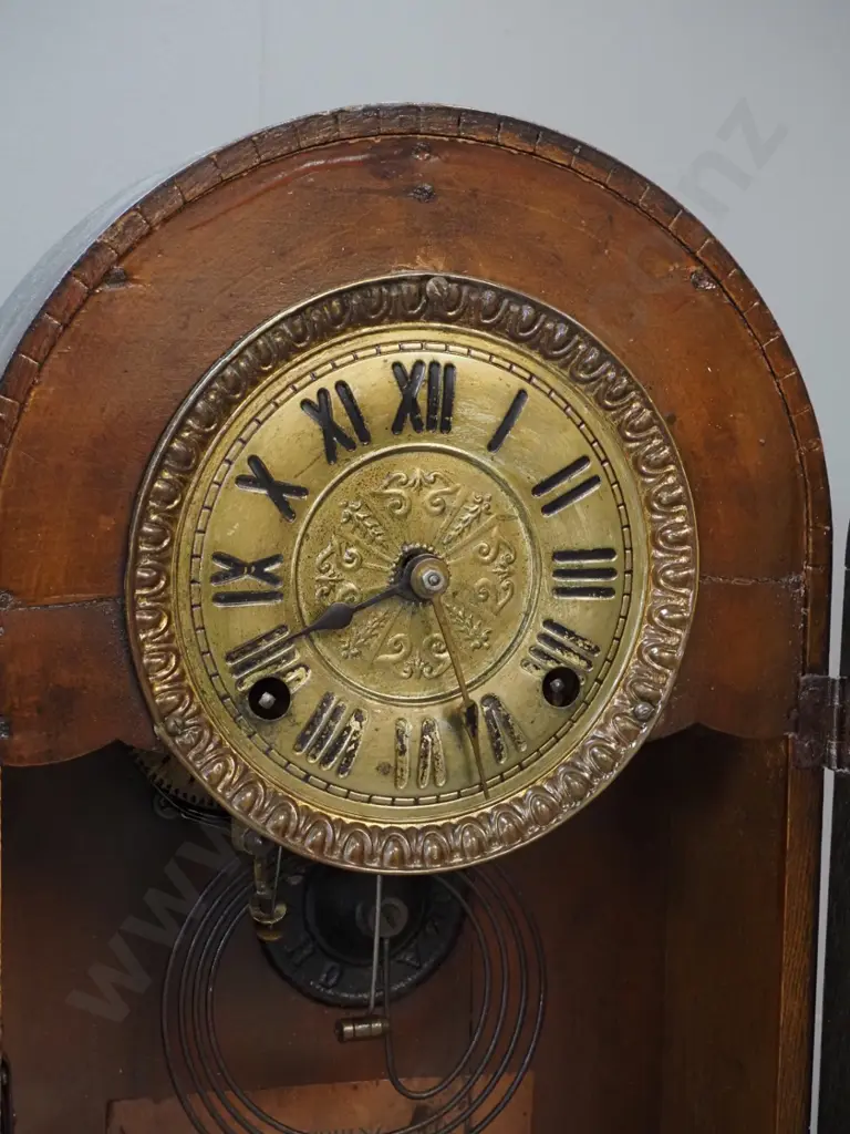 vintage arch-shaped timber-cased mantel clock with gilt patterned glass - some finish loss on face. With key & pendulum, Image 1++