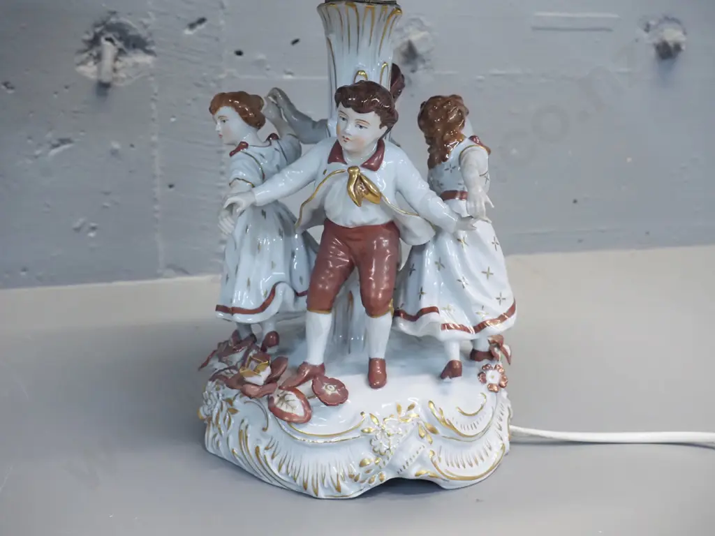Dresden china ornate figural table lamp H-420 D-280 Image 1++