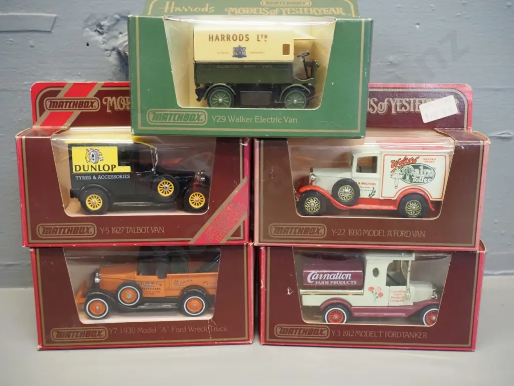 5 Matchbox Models of Yesteryear model vehicles in original boxes - delivery trucks and a wrecker's truck Image 1++