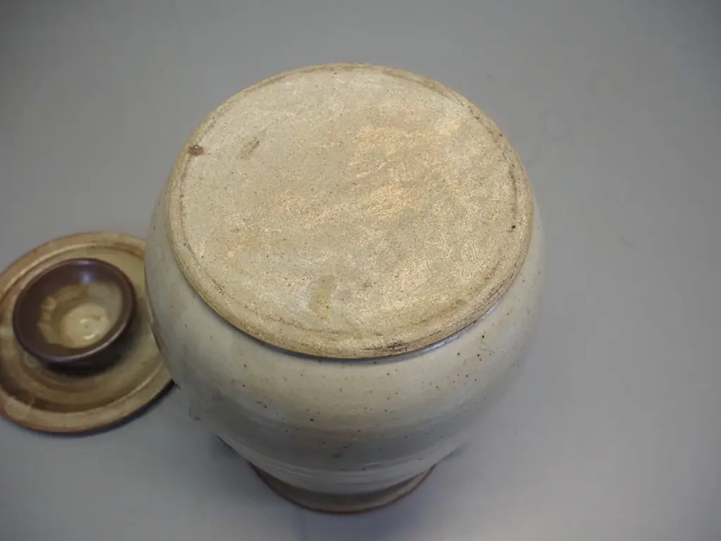 studio pottery lidded pot - signed "P. Laird" on base H-280 D-140 at rim Image 1++