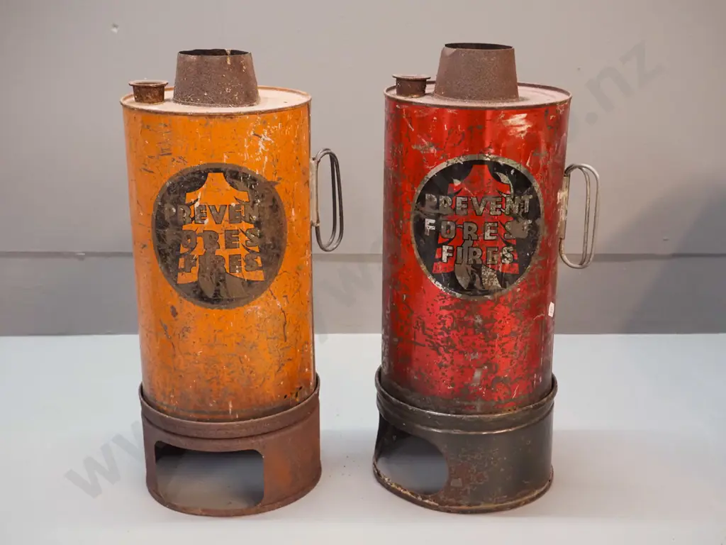 2 vintage Thermettes, both with corrosion and wear to finish, some dents - H-400 Image 1++