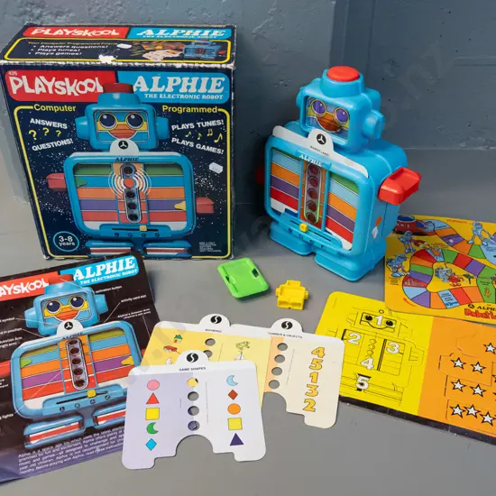 retro Playskool Alphie electronic robot educational toy H-270 W-240 with cards, instructions, original box