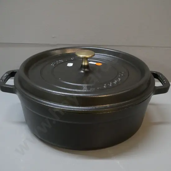 Staub "La Cocotte" made in France heavy cast iron 10.25 inch lidded casserole with brass handle H140 W-330 at handles