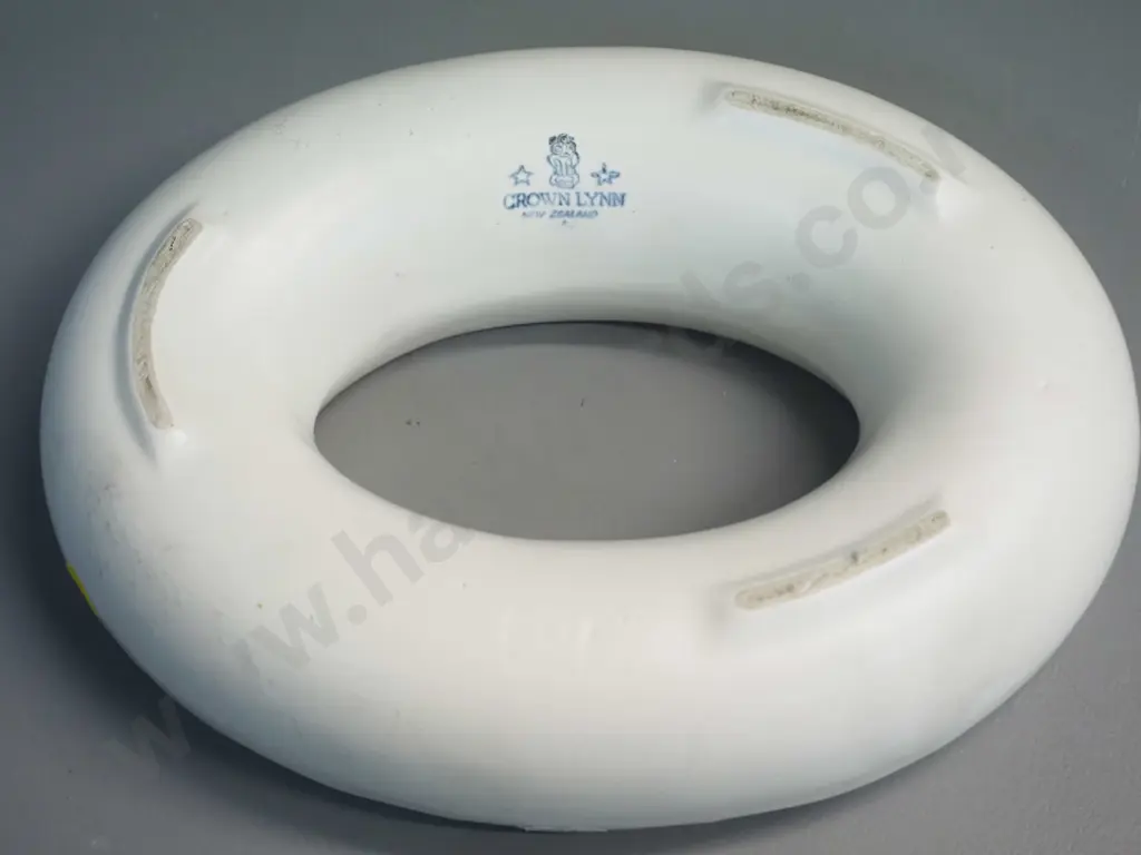 Crown Lynn oval trough vase marked No. 104 with tiki mark W-170 L-220 Image 1++
