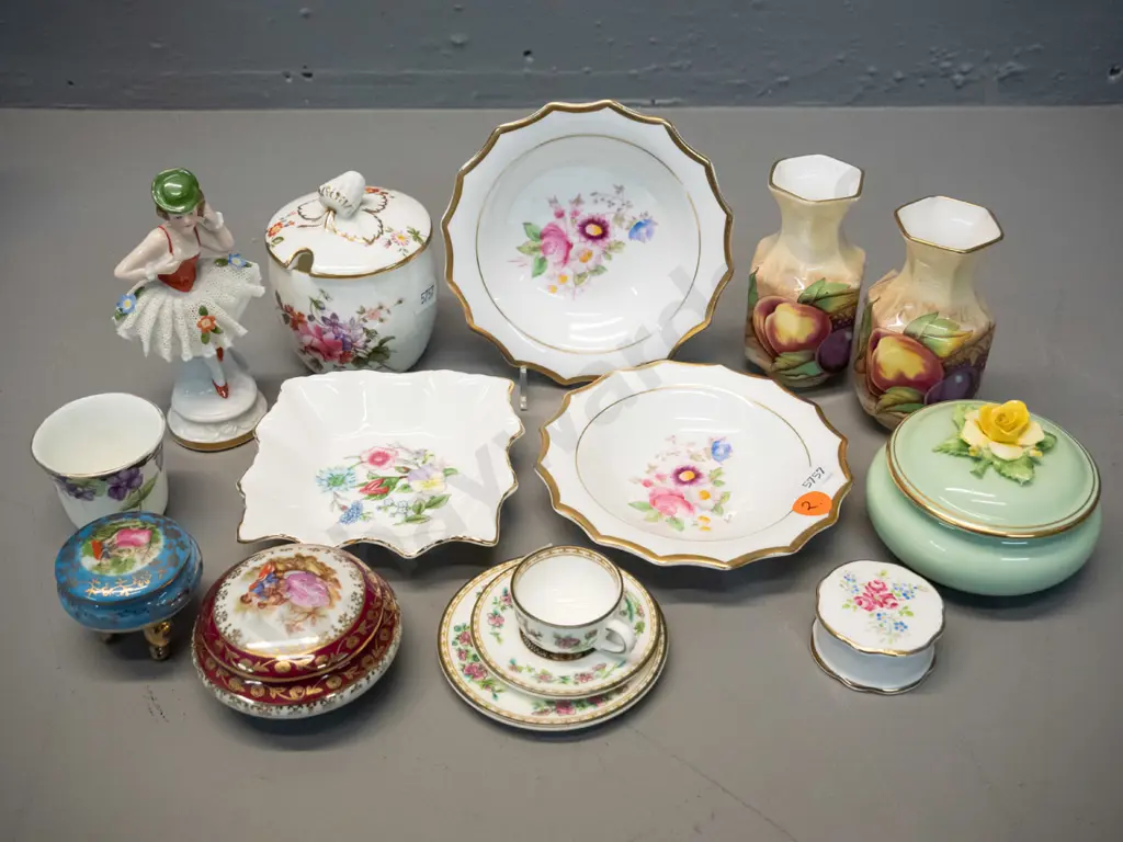 assorted small china - Aynsley fruits pattern vases, miniature Coalport trio, 2 pieces Limoges, Dresden figurine, other Image 1++