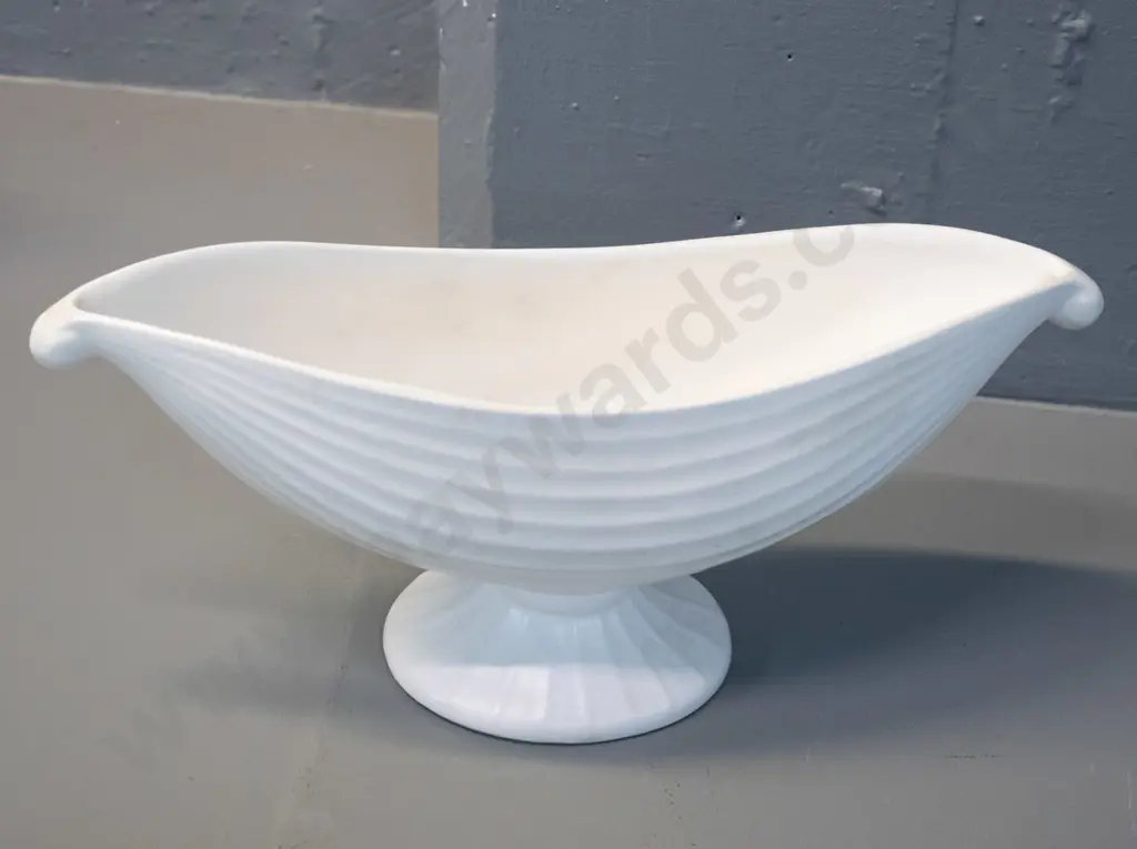 Crown Lynn / Roydon Potteries boat shape vase H-135 L-310 Image 1++