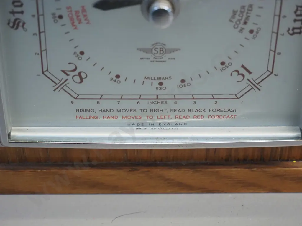 oak-cased SB / Shortland Smiths wall or desktop barometer H-160 W-200 Image 1++
