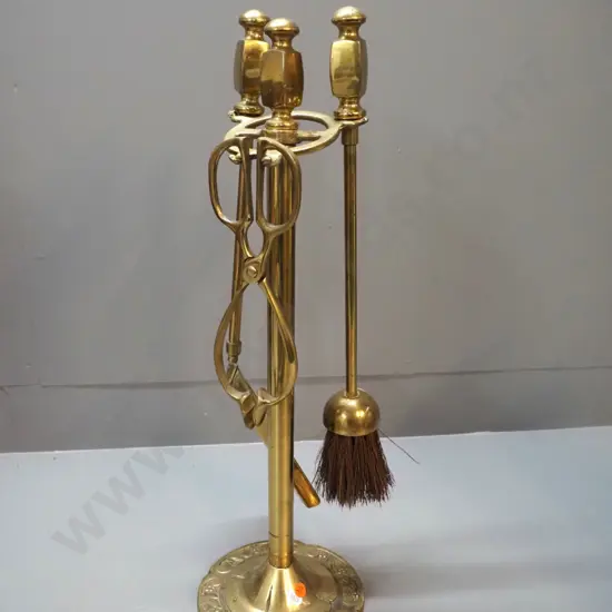 4-piece brass fireside set and stand H-570 D-180 at base