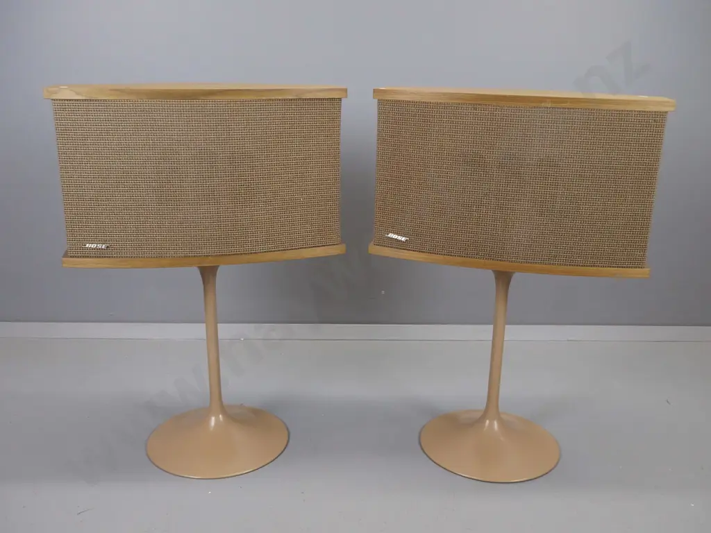 pair of retro Bose 901 hifi speakers on metal pedestal base H-785 W-540 D-320 Image 1++