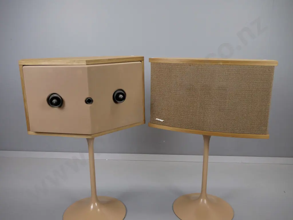 pair of retro Bose 901 hifi speakers on metal pedestal base H-785 W-540 D-320 Image 1++