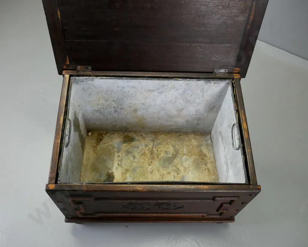 deco slope-top firewood box with beaded rope and carved detail, tin liner - some movement in joints, some surface Image 1++